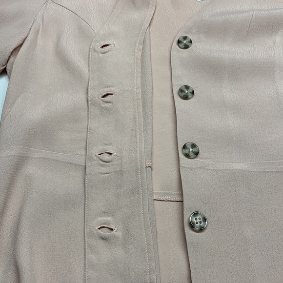 Le Chateau Long Sleeve Button Front Blouse V-Neck Colour Rose Medium NWT - Picture 5 of 11